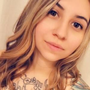 Meet your Posher, Raine